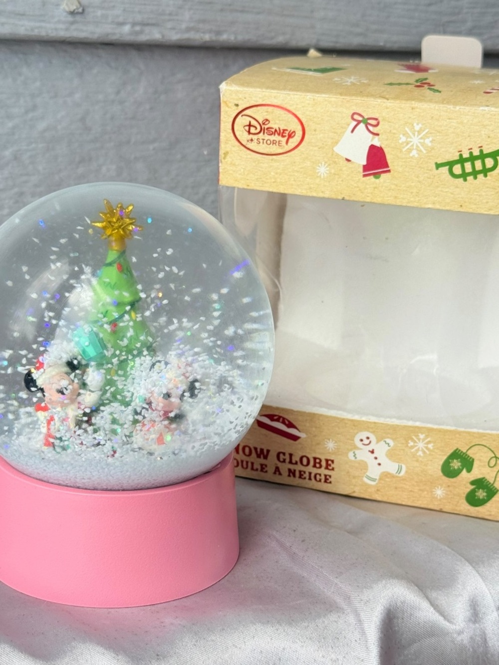 Disney Store 2020 Mickey Minnie Christmas Snow Globe Pink Base W  Box